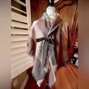 Gorgeous Shrug with tie and button front